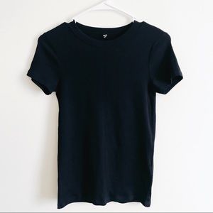 Uniqlo basic ribbed tee
